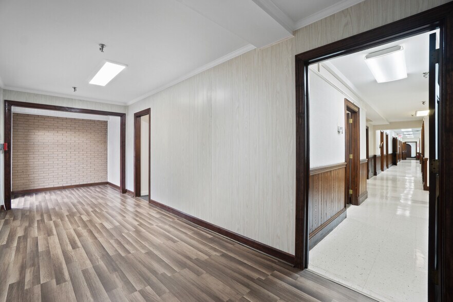 More Photos Of 207 20th St SE, Hickory Warehouse For Sale