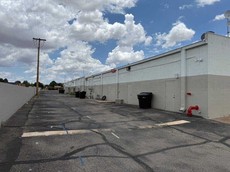 More Photos Of 1340-1360 N San Antonio Ave, Douglas Storefront For Lease