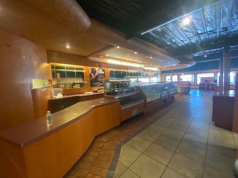 More Photos Of 3504 Highway 365, Nederland General Retail For Lease