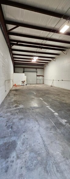 More Photos Of 3673 Prospect Ave, Naples Manufacturing For Lease