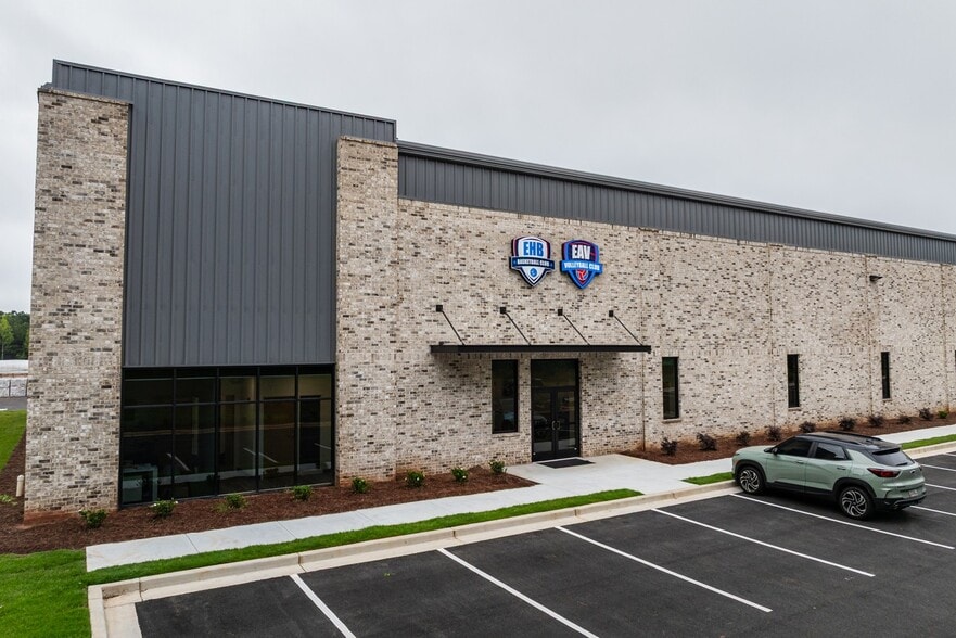 More Photos Of 1400 Senoia Rd, Tyrone Unknown For Lease