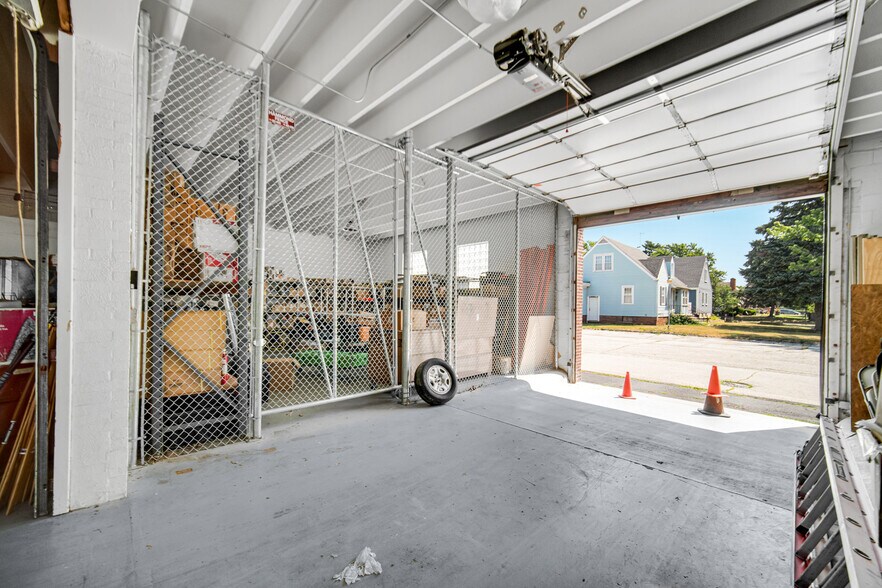 More Photos Of 7045 Calumet Ave, Hammond Light Distribution For Sale