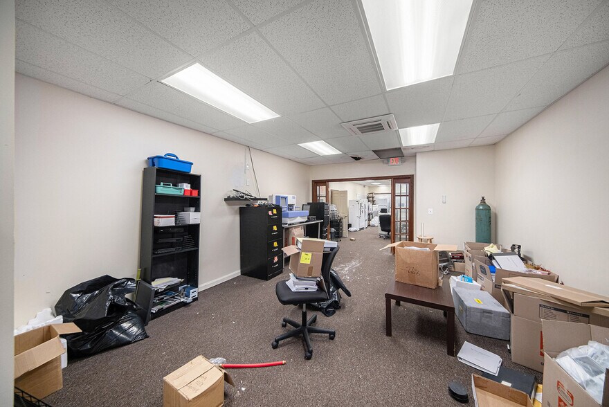 More Photos Of 35540 W Michigan Ave, Wayne Office For Sale