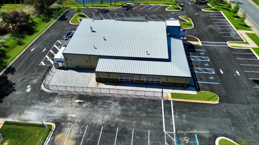 More Photos Of 2502 Highway 87, Navarre Specialty For Sale