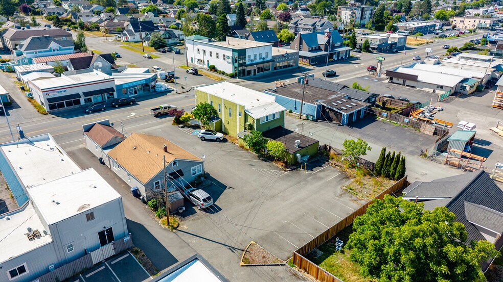 More Photos Of 2001-2011 Commercial Ave, Anacortes Storefront Retail Office For Sale