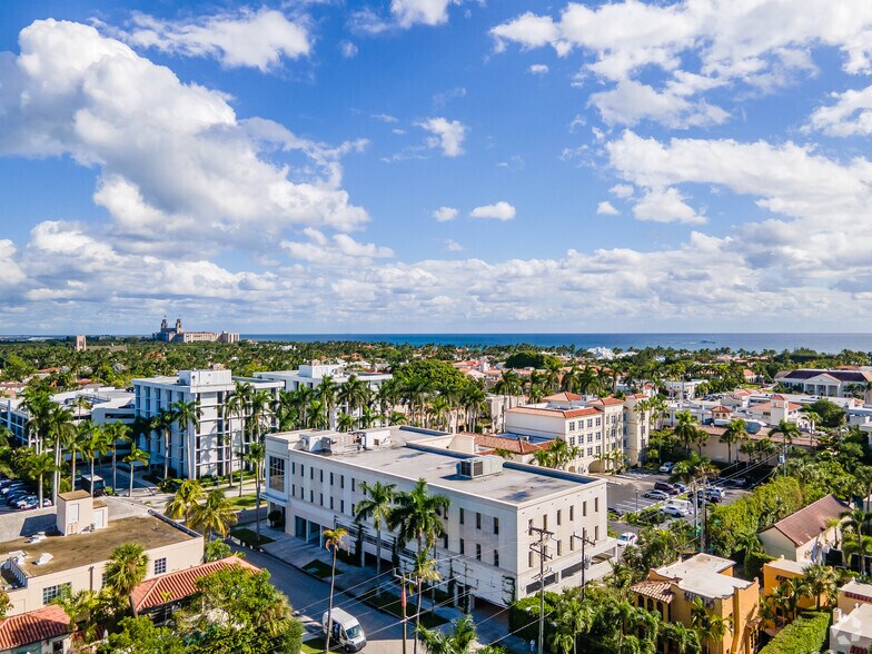 More Photos Of 250 Royal Palm Way, Palm Beach Office For Lease