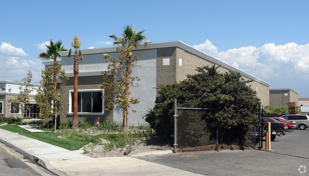 More Photos Of 1331 Riverview Dr, San Bernardino Service For Lease