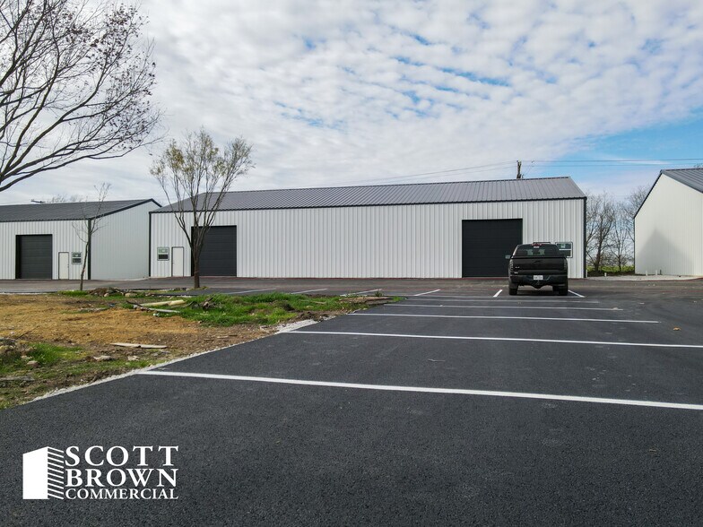 More Photos Of 8307 FM 2164, Sanger Warehouse For Lease