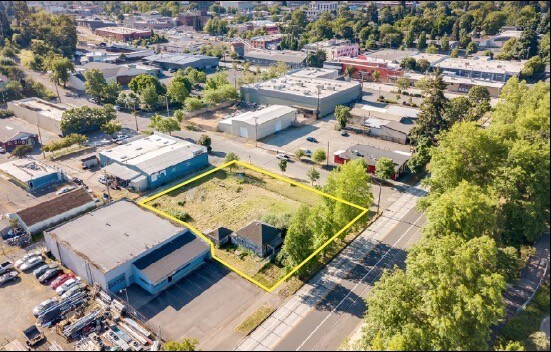 More Photos Of 171 Washington St, Eugene Land For Lease