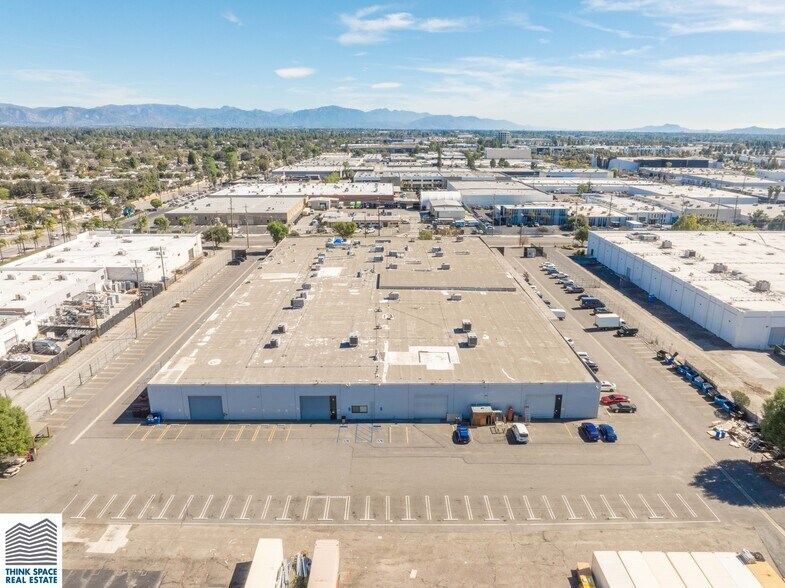 More Photos Of 9419 Mason Ave, Chatsworth Manufacturing For Lease