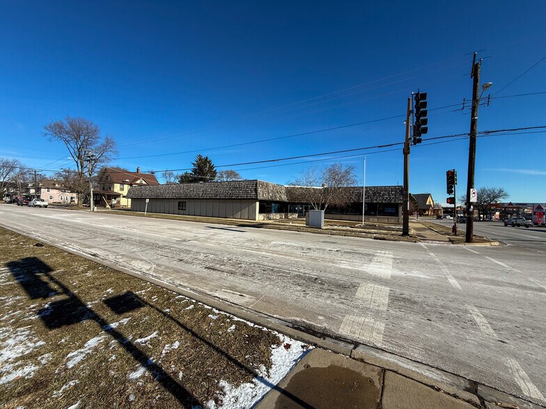 More Photos Of 323 W Galena Blvd, Aurora Office For Sale