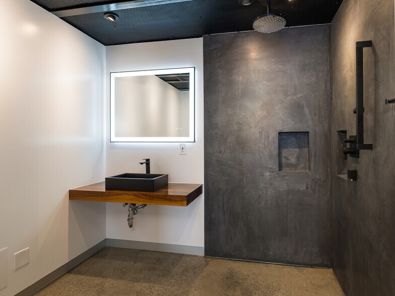 More Photos Of 131 Eucalyptus Dr, El Segundo Office For Lease