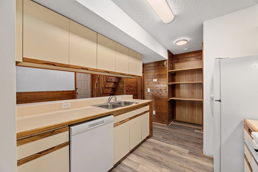 More Photos Of 1711 Bobby Lee Trl, Kill Devil Hills Apartments For Sale