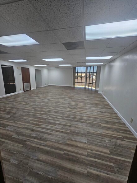 More Photos Of 14110 Transportation Ave, Laredo Distribution For Lease