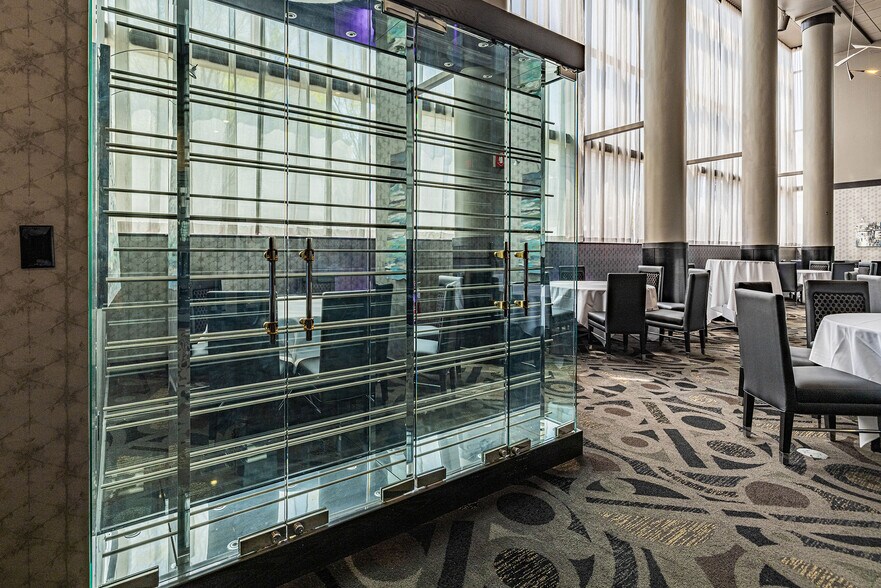 More Photos Of 125 E Main St, Rochester Hotel For Lease