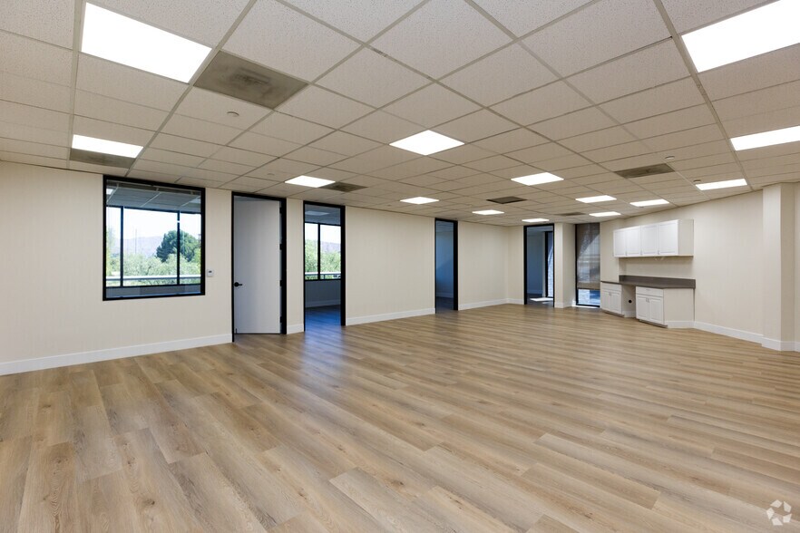 More Photos Of 30851 Agoura Rd, Agoura Hills Loft Creative Space For Lease