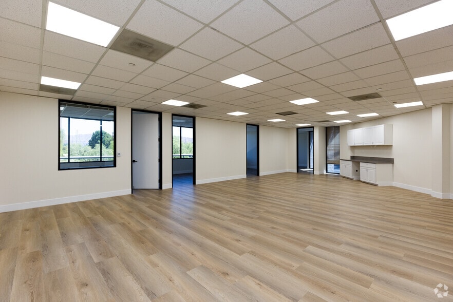 More Photos Of 30851 Agoura Rd, Agoura Hills Loft Creative Space For Lease