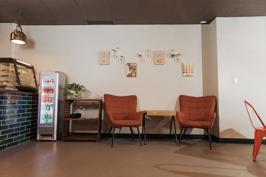 More Photos Of 1028 Shelby St, Indianapolis General Retail For Lease