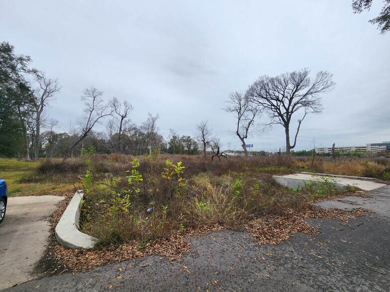 More Photos Of 2382 Sam Houston Parkway East, Houston Land For Sale