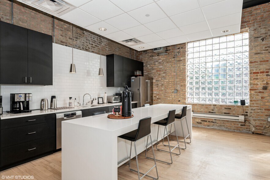 More Photos Of 1732-1734 W Hubbard St, Chicago Loft Creative Space For Lease