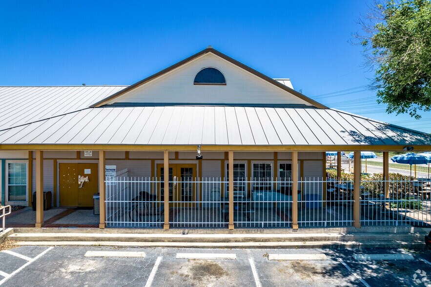 More Photos Of 12303-12335 Wetmore Rd, San Antonio Storefront For Sale