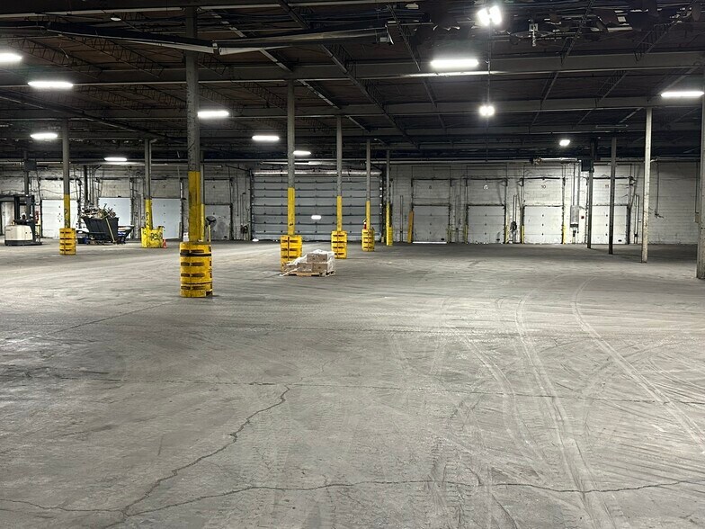 More Photos Of 1800 Churchman Ave, Indianapolis Manufacturing For Lease