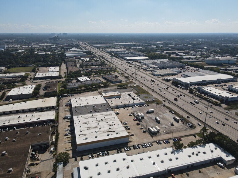 More Photos Of 1530 W Sam Houston Pky N, Houston Warehouse For Lease