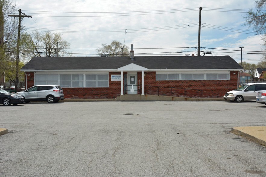 More Photos Of 523 W Chicago Ave, East Chicago Medical For Lease