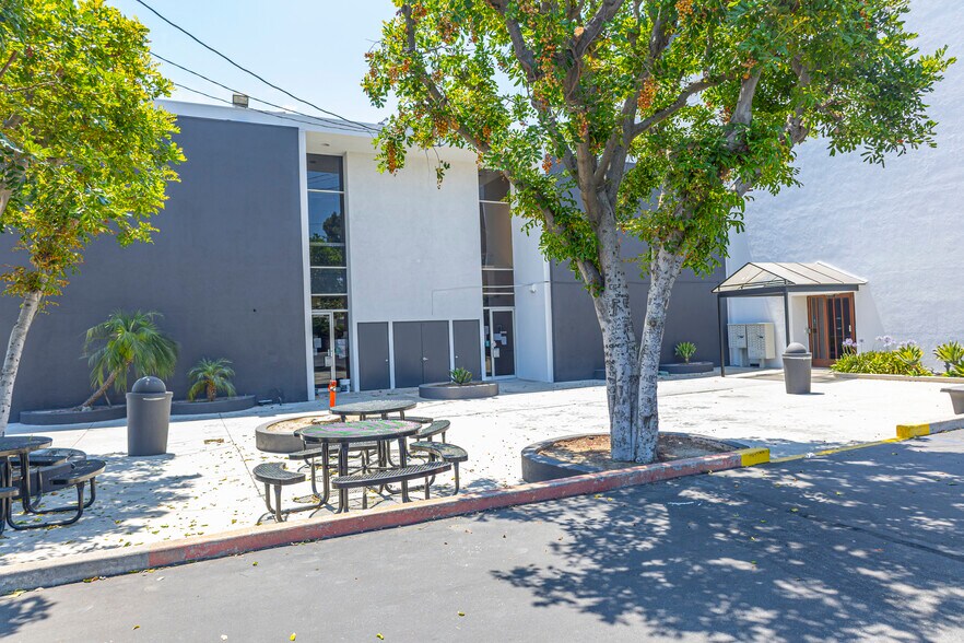 More Photos Of 8337 Telegraph Rd, Pico Rivera Medical For Lease