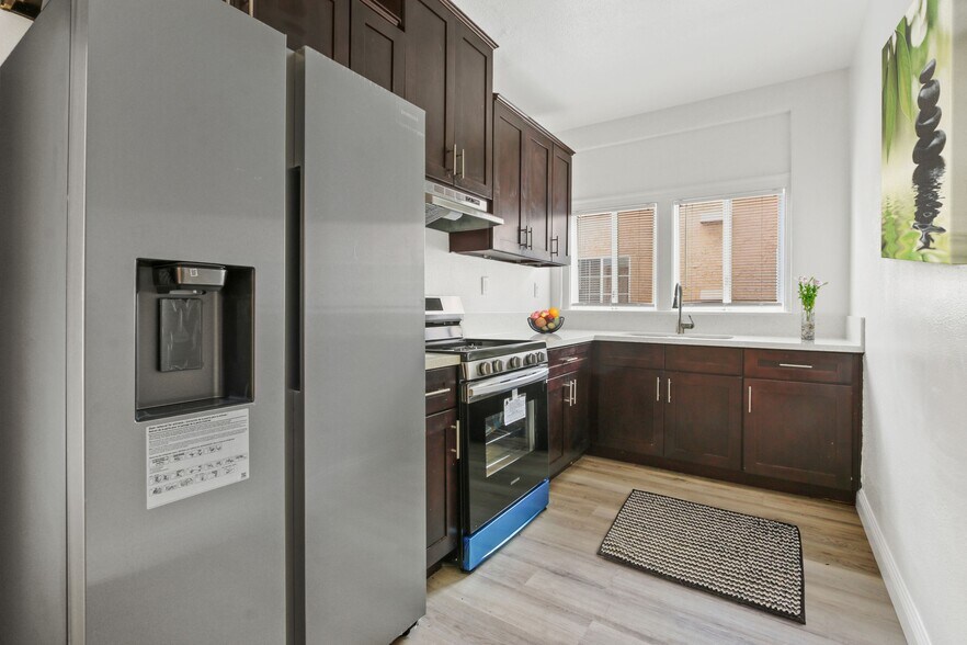 More Photos Of 2364-2370 Lime Ave, Long Beach Multifamily For Sale