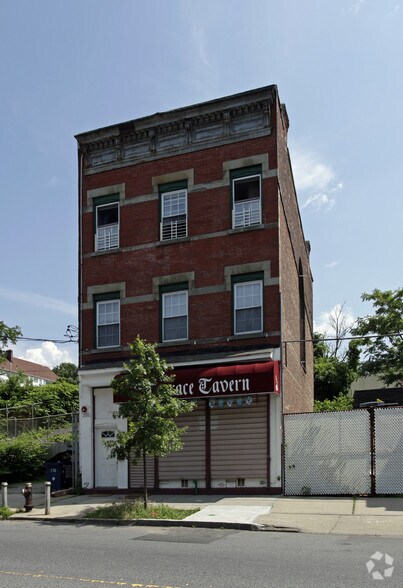 More Photos Of 772 Richmond Ter, Staten Island Storefront Retail Residential For Lease