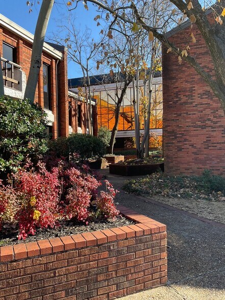 Primary Photo Of 303 Williams Ave SW, Huntsville Office For Lease