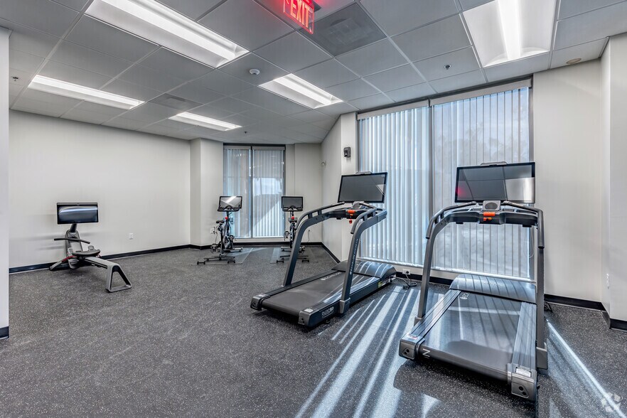 More Photos Of 1901 Ulmerton Rd, Clearwater Coworking Space