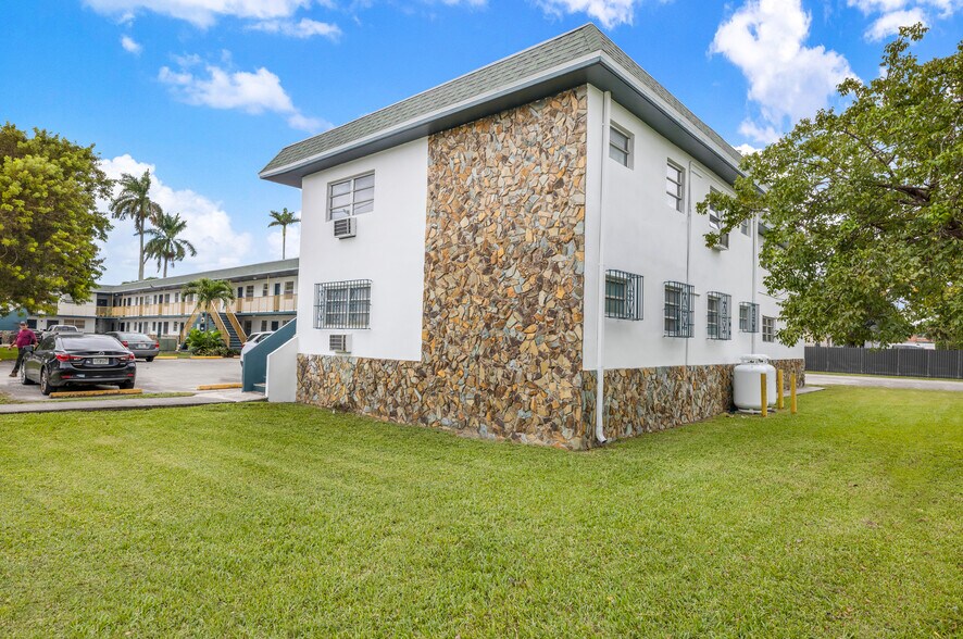 More Photos Of 2629 NW 17th Ave, Miami Apartments For Sale