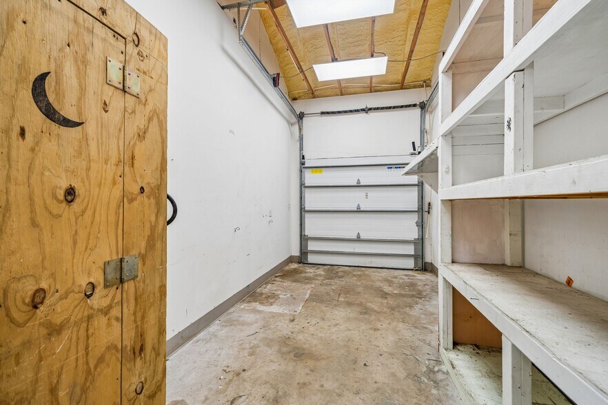 More Photos Of 1719 Signal Point Rd, Charleston Self Storage For Sale