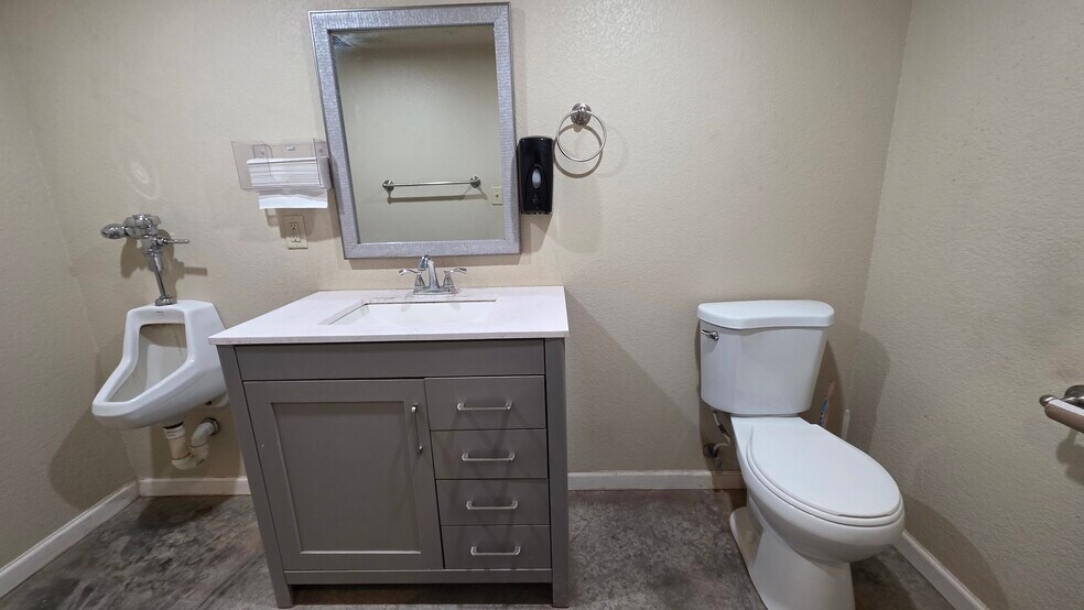 More Photos Of 5904 N County Road 1150, Midland Industrial For Lease