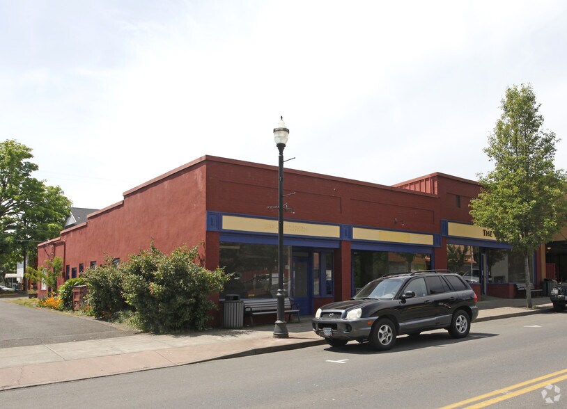 Primary Photo Of 155 Main St W, Monmouth Storefront For Lease