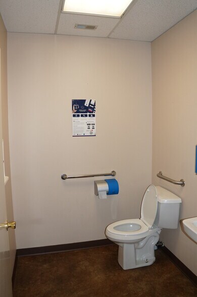 More Photos Of 1011-1025 W Fort Williams St, Sylacauga Office For Lease