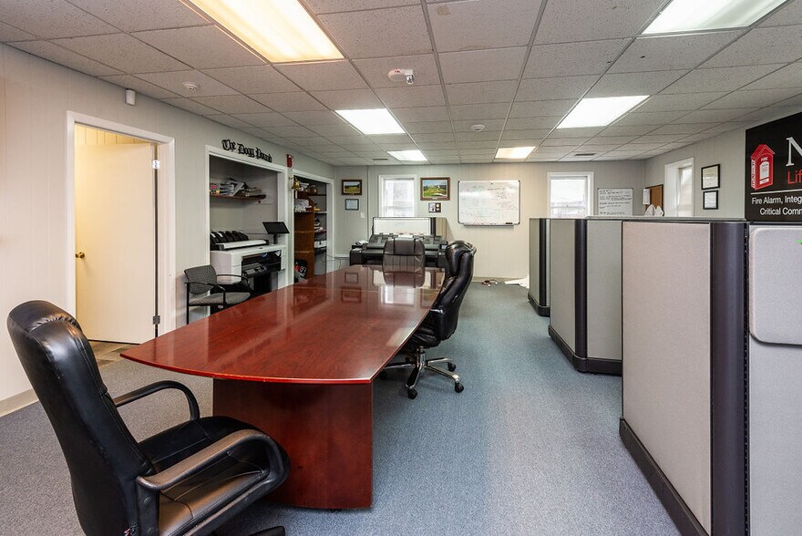 More Photos Of 699 Fall River Ave, Seekonk Medical For Sale