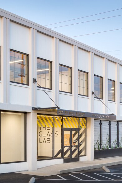 More Photos Of 350 SE Mill St, Portland Office For Lease