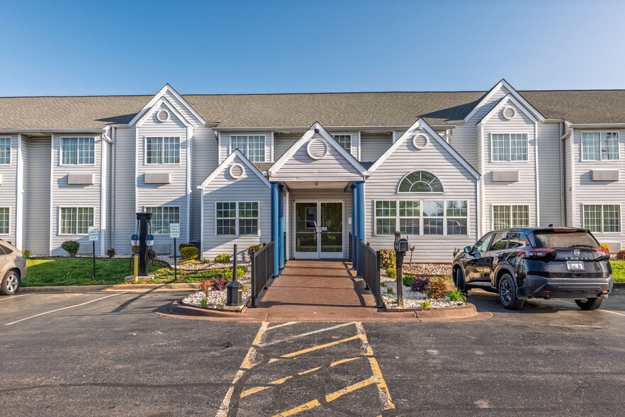 More Photos Of 1901 Broadcast St, Gastonia Hotel For Sale