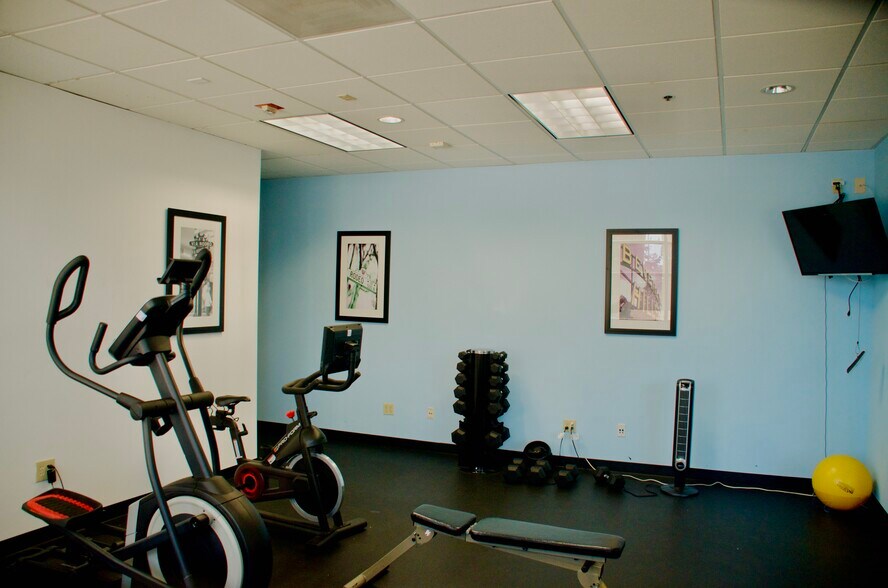 More Photos Of 1501 Hughes Way, Long Beach Office Residential For Lease