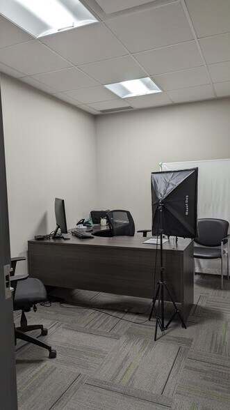 More Photos Of 700 York St, London Office For Lease