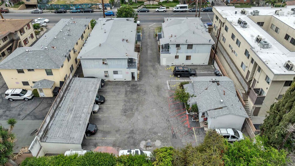 More Photos Of 6860-6870 Hazeltine Ave, Van Nuys Apartments For Sale