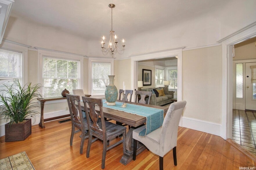 More Photos Of 1901-1903 H St, Sacramento Apartments For Sale