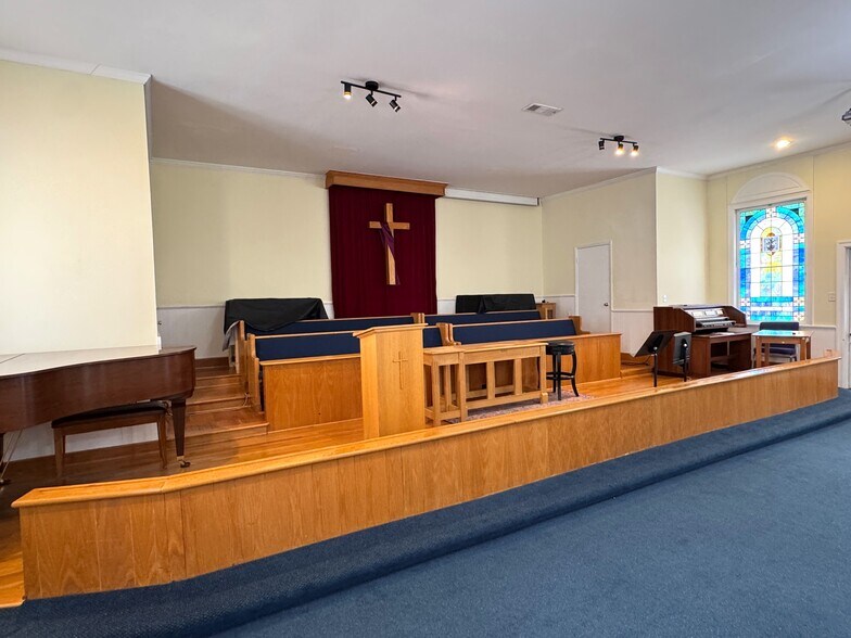 More Photos Of 2662 Thompson Mill Rd, Buford Religious Facility For Sale