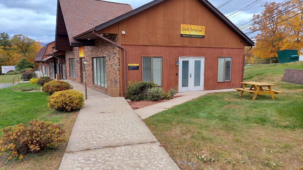 More Photos Of 33 Basin Rd, West Hurley Medical For Lease