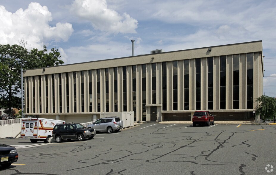 More Photos Of 409 Minnisink Rd, Totowa Office For Lease