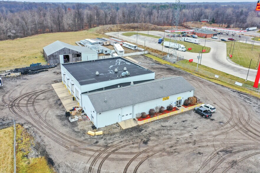 More Photos Of 1116 W County Road 450 N, Brazil Truck Terminal For Lease