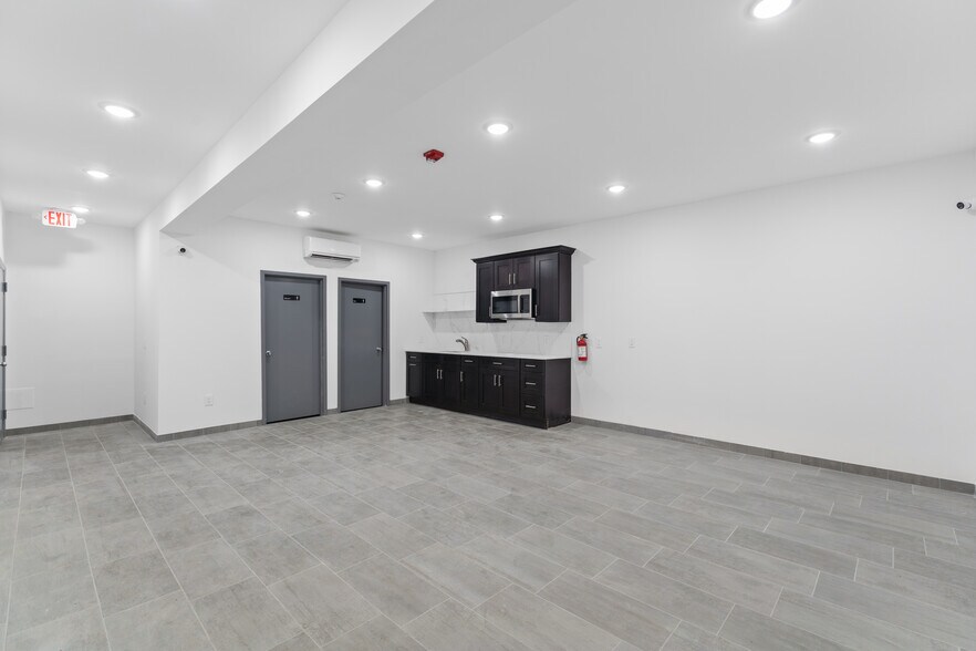 More Photos Of 470 Belleville Tpke, North Arlington Warehouse For Sale